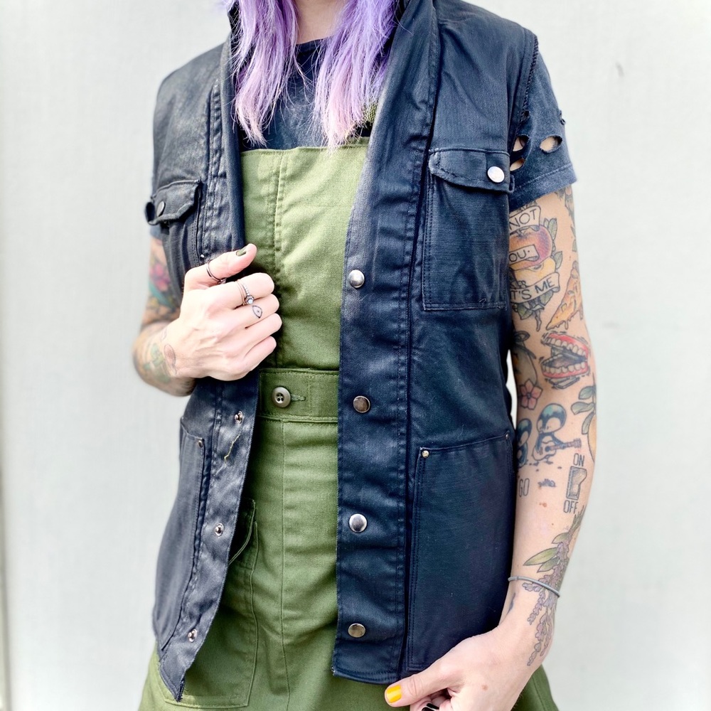 🦊 FOX & VIXEN || HANDMADE VINTAGE || Unisex Black Vest with Detachable Hood